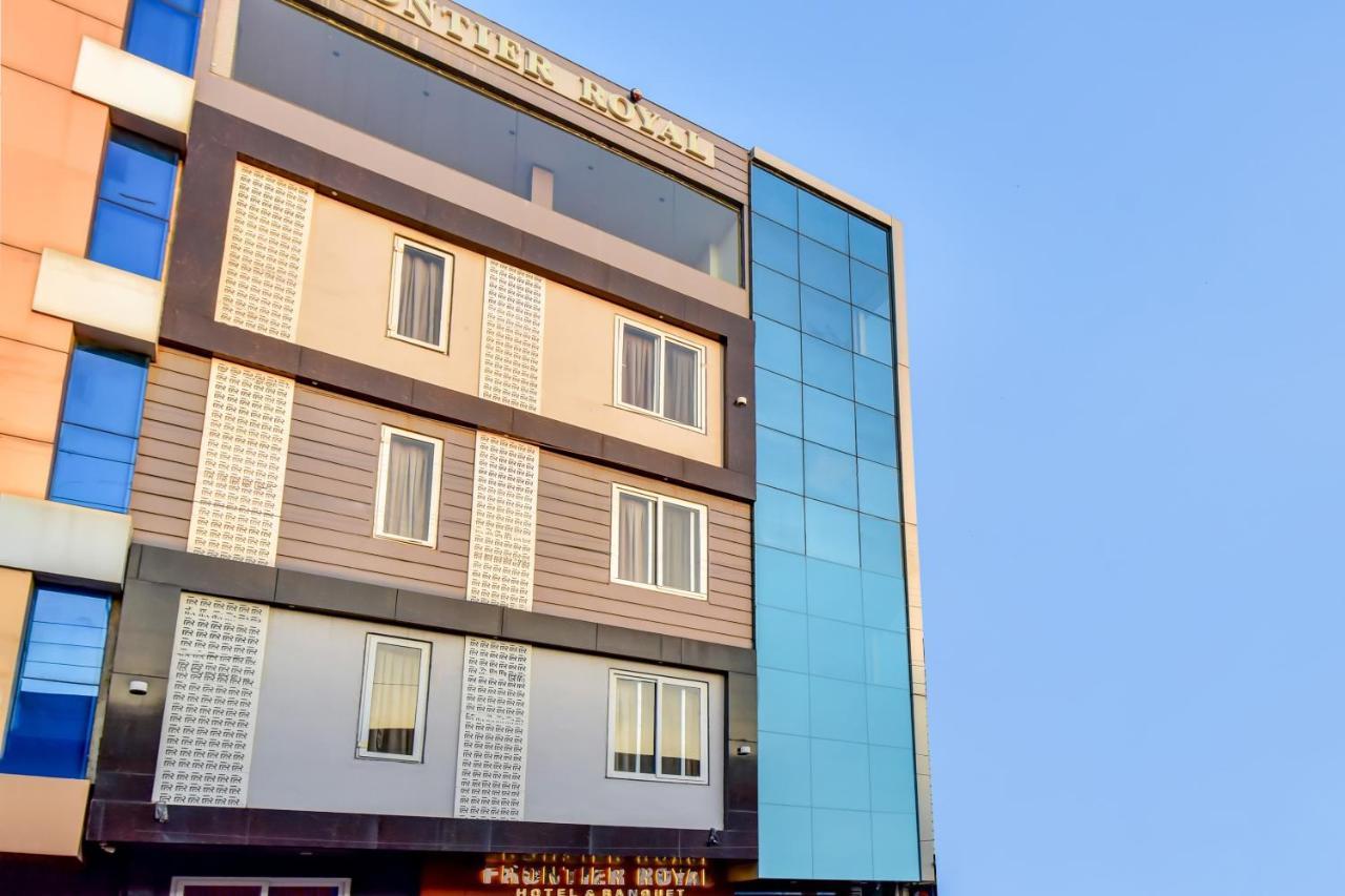 Capital O 73835 Hotel Frontier Royal & Banquet Tirath Εξωτερικό φωτογραφία