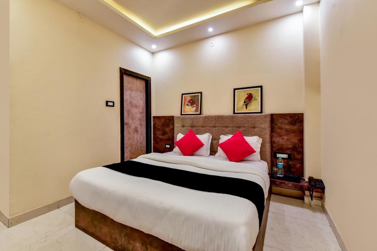Capital O 73835 Hotel Frontier Royal & Banquet Tirath Εξωτερικό φωτογραφία