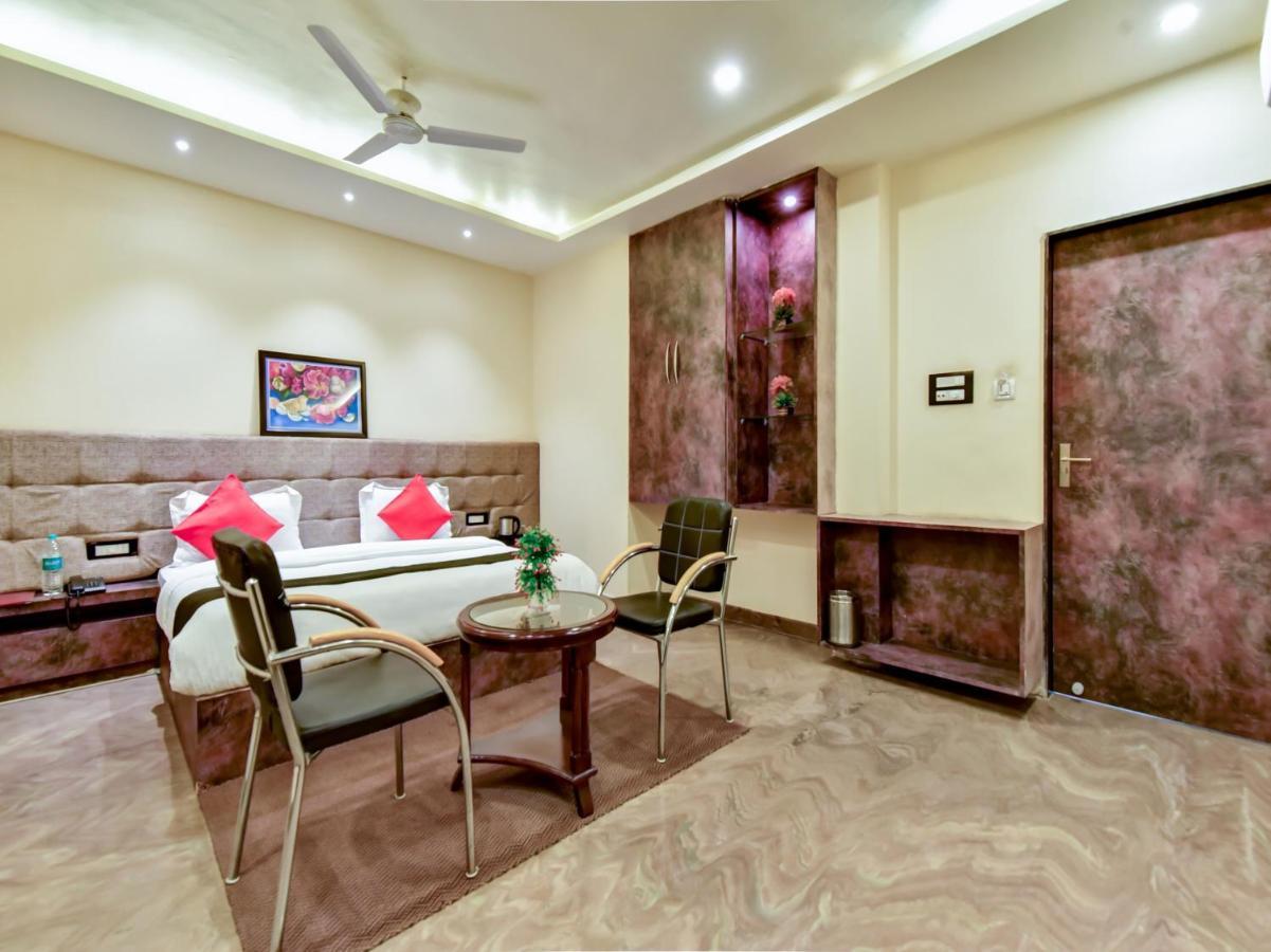 Capital O 73835 Hotel Frontier Royal & Banquet Tirath Εξωτερικό φωτογραφία