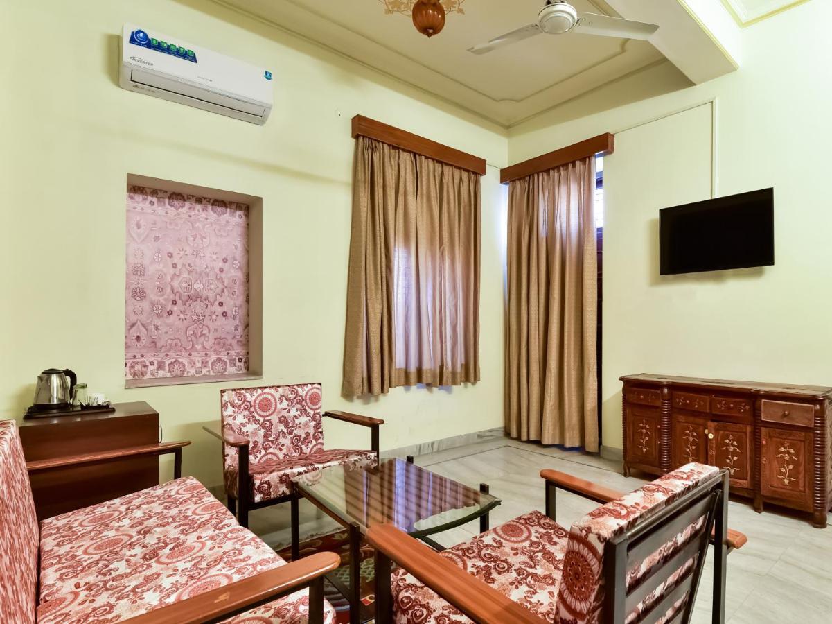 Capital O 73835 Hotel Frontier Royal & Banquet Tirath Εξωτερικό φωτογραφία