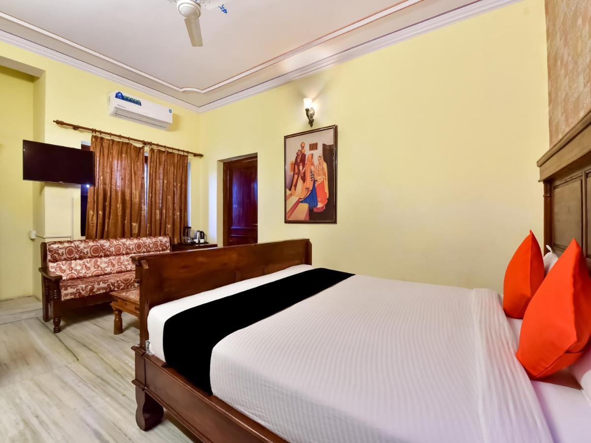Capital O 73835 Hotel Frontier Royal & Banquet Tirath Εξωτερικό φωτογραφία